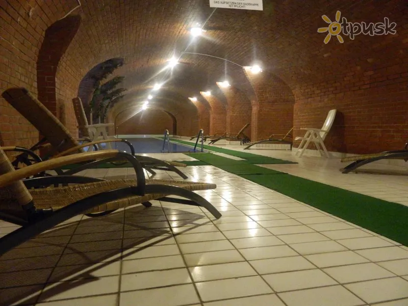 Фото отеля Familia Hotel 3* Balatonas Vengrija išorė ir baseinai