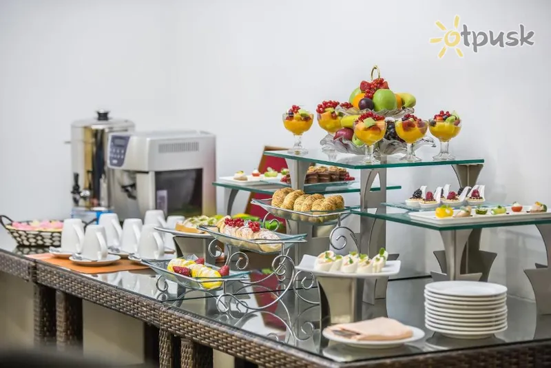Фото отеля Sunday Hotel Holiday International Dubai 4* Дубай ОАЭ бары и рестораны