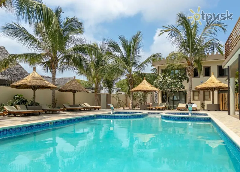 Фото отеля Black Stone Beach Resort Hotel 3* Уроа Танзанія екстер'єр та басейни