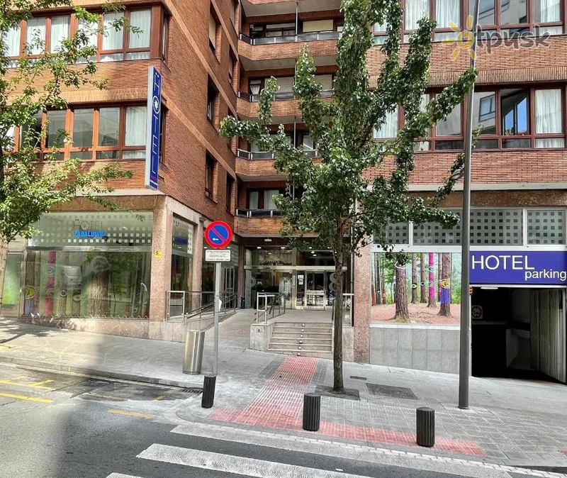 Фото отеля Photo Zabalburu Hotel 2* Бильбао Испания экстерьер и бассейны