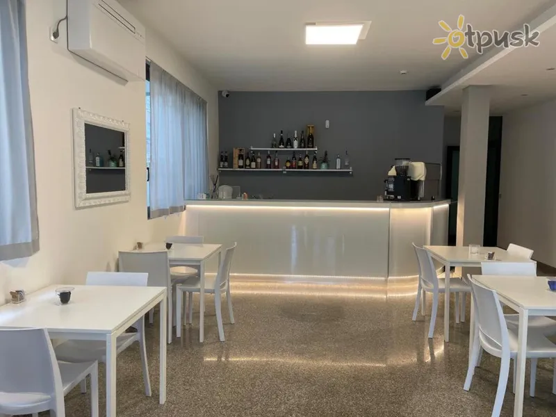 Фото отеля The Sea Hotel 2* Римини Италия бары и рестораны