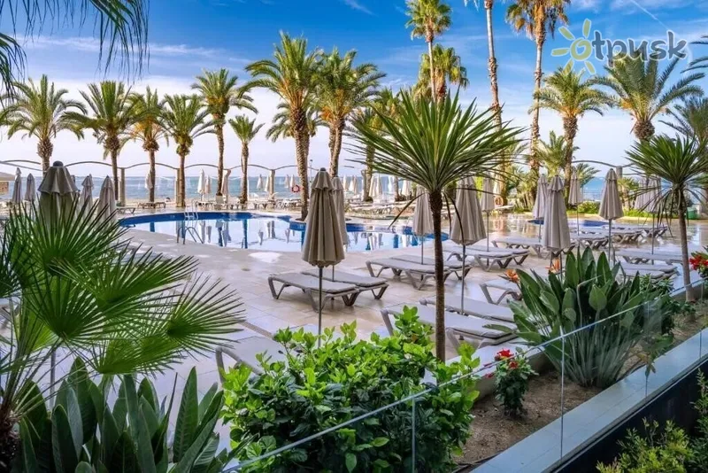 Фото отеля Caprici Beach Hotel & Spa 4* Коста Дель Маресме Испания экстерьер и бассейны