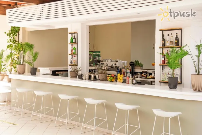 Фото отеля Ionian Blue Beach Hotel 3* Korfu Graikija barai ir restoranai
