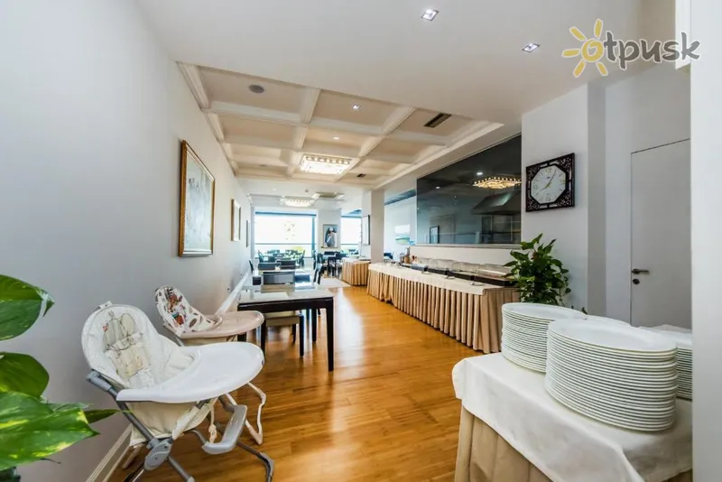 Фото отеля Imperial Hotel 4* Влера Албанія бари та ресторани