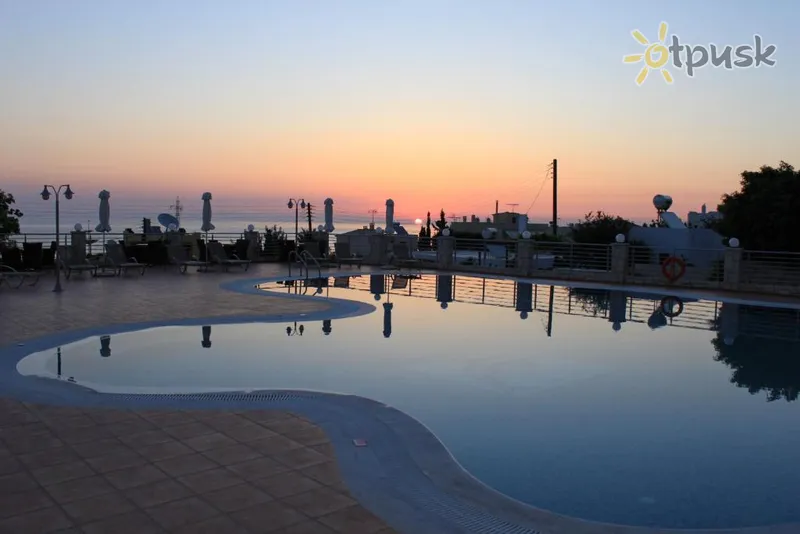 Фото отеля Pilot's Villas Luxury Suites 4* Kreta – Heraklionas Graikija išorė ir baseinai