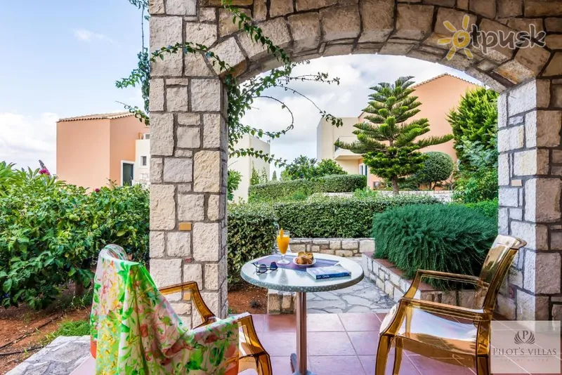Фото отеля Pilot's Villas Luxury Suites 4* Kreta – Heraklionas Graikija išorė ir baseinai