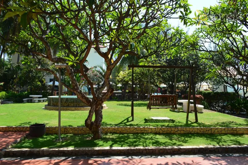 Фото отеля Le Aqua Resort & Spa Phan Thiet 4* Фантьет Вьетнам экстерьер и бассейны