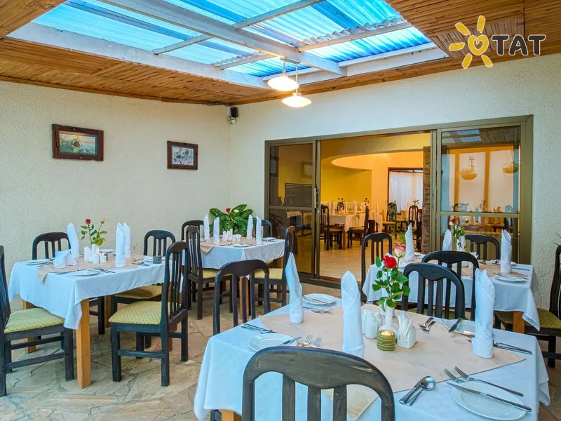 Фото отеля The Milimani Lodge 3* Аруша Танзания бары и рестораны