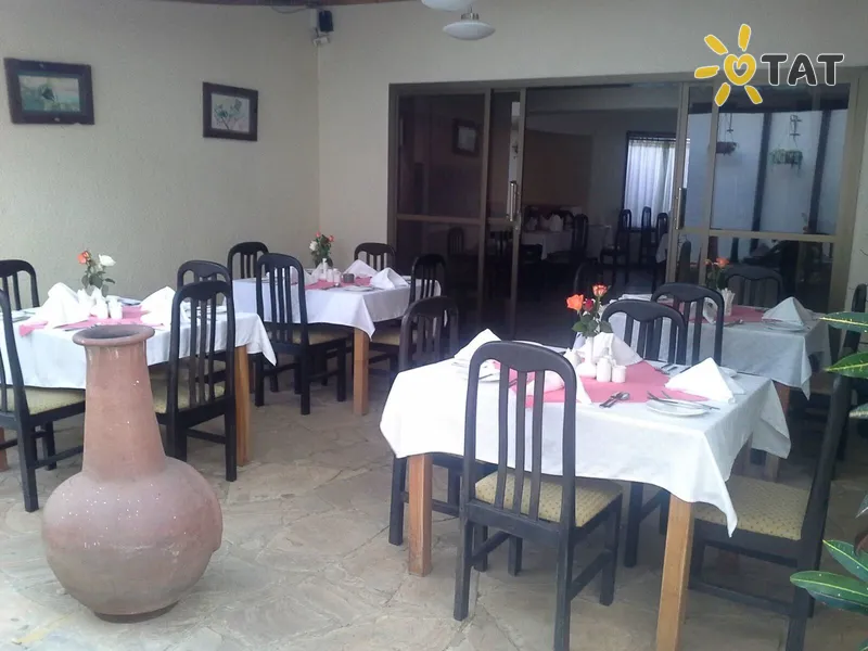 Фото отеля The Milimani Lodge 3* Аруша Танзания бары и рестораны