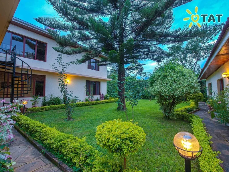 Фото отеля The Milimani Lodge 3* Аруша Танзания экстерьер и бассейны
