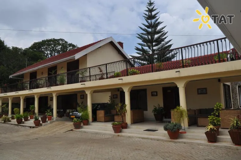 Фото отеля The Milimani Lodge 3* Аруша Танзания экстерьер и бассейны