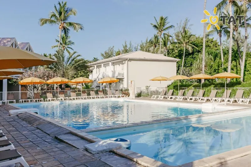 Фото отеля Le Recif Hotel 3* apie. Reinjona Prancūzija išorė ir baseinai