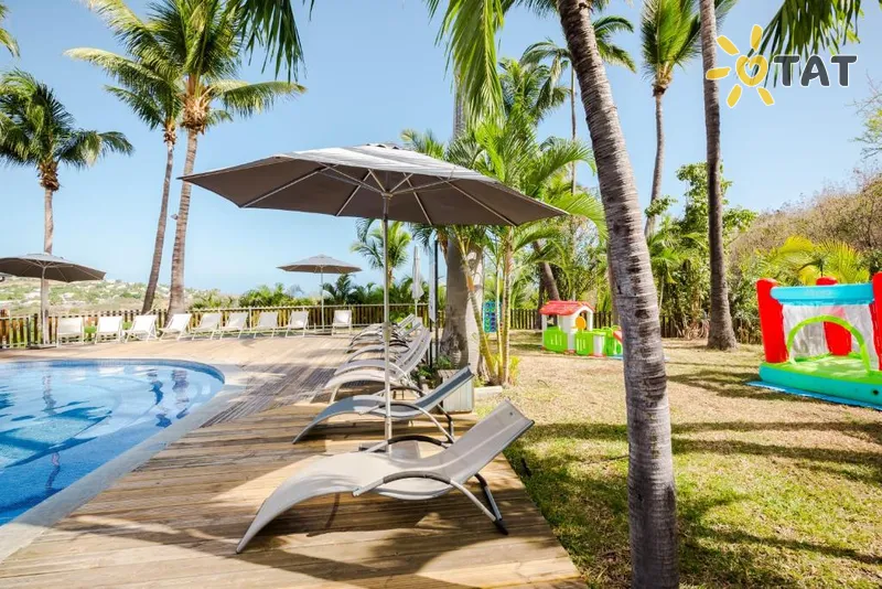 Фото отеля les Aigrettes Hotel 2* apie. Reinjona Prancūzija išorė ir baseinai