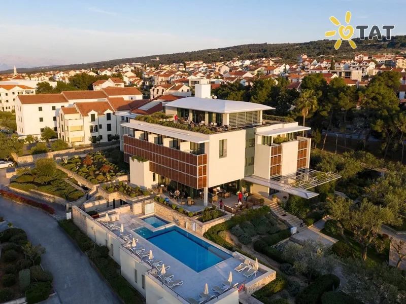 Фото отеля Aminess Vival Velaris Resort 4* о. Брач Хорватия экстерьер и бассейны