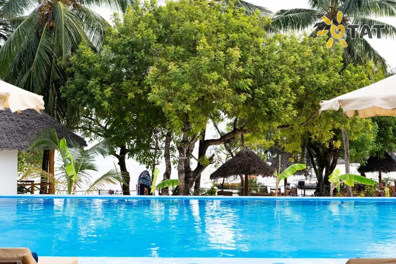 Фото отеля Bella Vista Resort Zanzibar 3* Кизимкази Танзания экстерьер и бассейны
