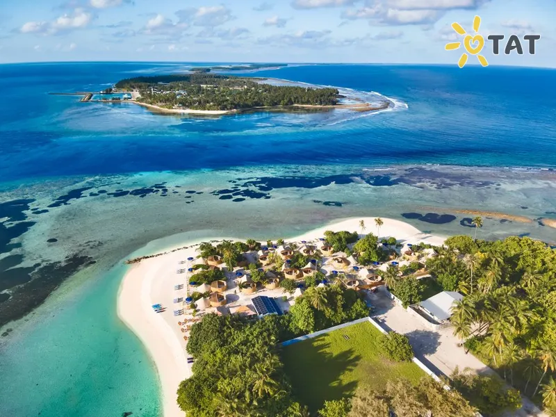 Фото отеля The Maverick Surf & Dive Lodge 3* Лааму Атолл Мальдивы экстерьер и бассейны