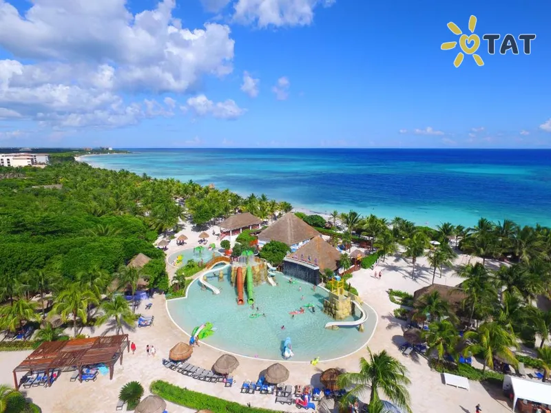 Фото отеля Family Selection at Grand Palladium Kantenah Resort & Spa 5* Plaja del Karmena Meksika ārpuse un baseini