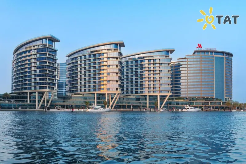 Фото отеля Marriott Marquis Dubai Creek 5* Дубай ОАЭ экстерьер и бассейны