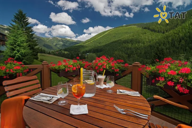 Фото отеля Zatisi Hotel 3* Шпиндлеров Млин Чехия бары и рестораны