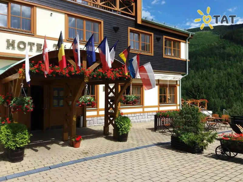 Фото отеля Zatisi Hotel 3* Шпиндлеров Млин Чехия экстерьер и бассейны