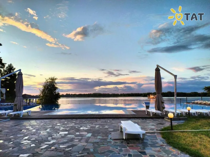 Фото отеля Perlyna Resort 4* Čerkasai Ukraina išorė ir baseinai