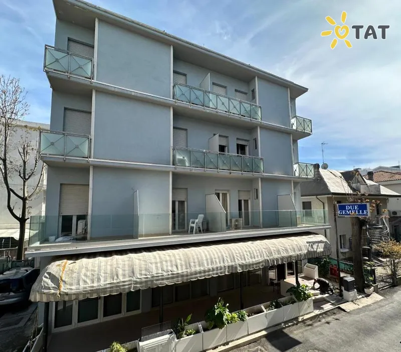 Фото отеля Due Gemelle Hotel 2* Riminis Italija išorė ir baseinai