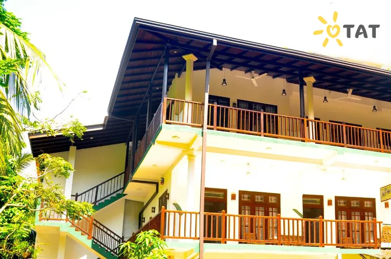Фото отеля Hiru Resort Inn 2* Unavatuna Šrilanka ārpuse un baseini