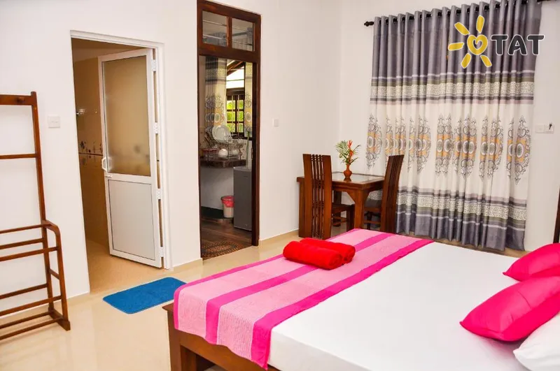 Фото отеля Hiru Resort Inn 2* Unavatuna Šrilanka cipariem