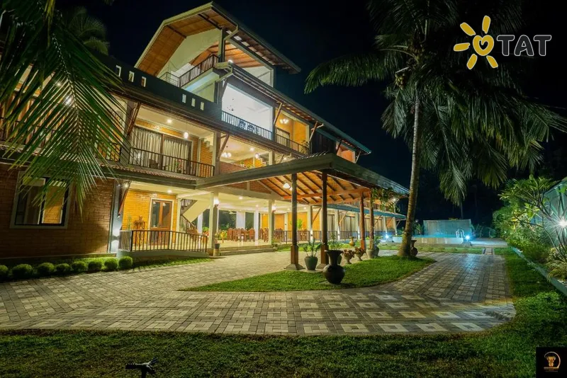 Фото отеля Anura’s Elephanat Hotel 3* Берувела Шри-Ланка экстерьер и бассейны