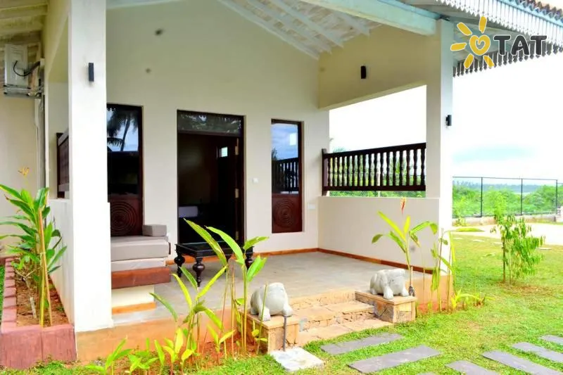 Фото отеля Guru Beach Resort 3* Tangalle Šrilanka ārpuse un baseini