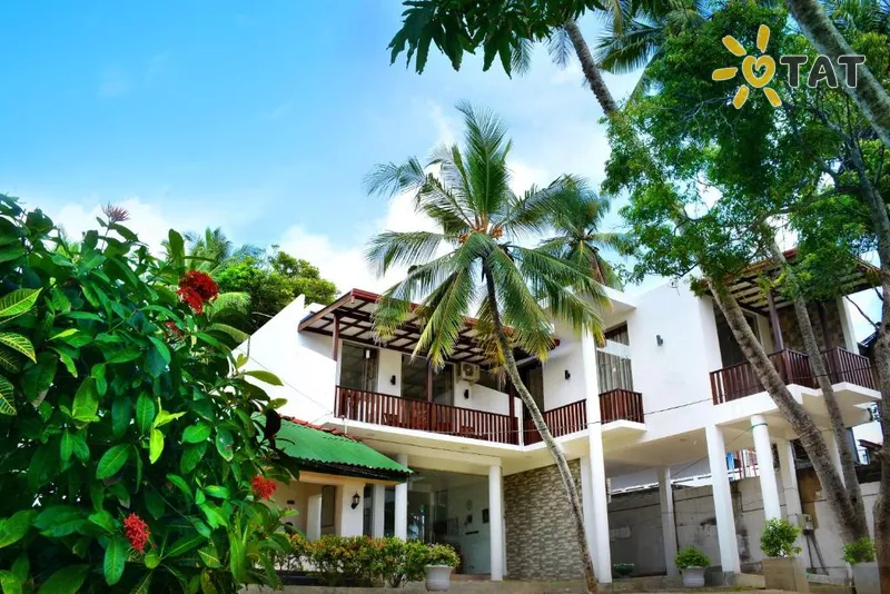 Фото отеля Sea View Tourist Inn 2* Тангалле Шри-Ланка экстерьер и бассейны