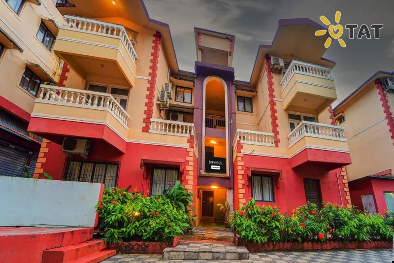 Фото отеля Townhouse Calangute - Baga Circle Formerly Park Avenue 2* Šiaurės Goa Indija išorė ir baseinai
