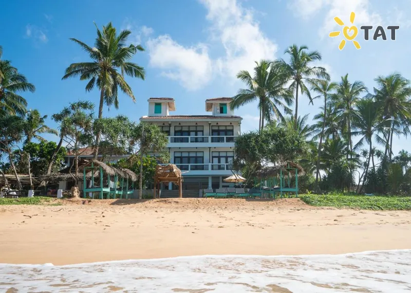 Фото отеля At Ease Beach Hotel 3* Hikaduva Šrilanka pludmale