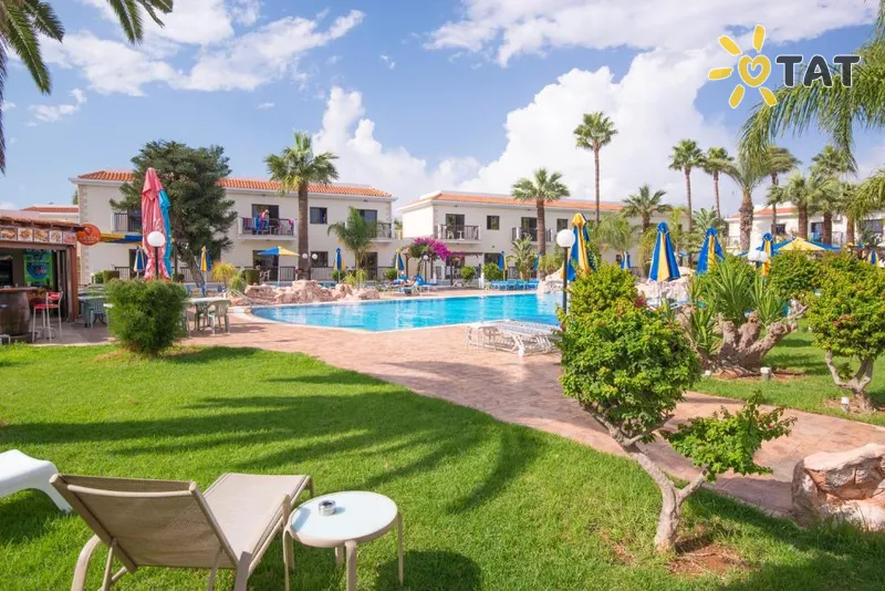 Фото отеля Loutsiana Hotel Apartments 3* Ayia Napa Kipras išorė ir baseinai