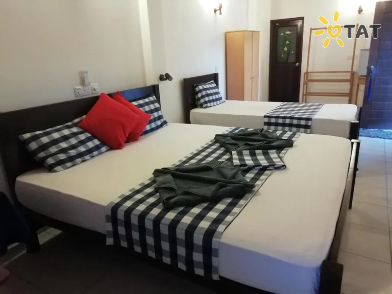 Фото отеля Universal Beach Hotel 2* Хиккадува Шри-Ланка номера