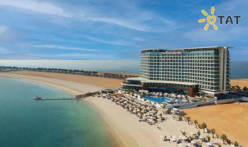 Фото отеля Hampton by Hilton Marjan Island 4* Рас Аль-Хайма ОАЭ пляж