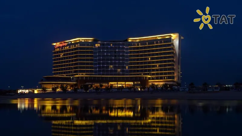 Фото отеля Hampton by Hilton Marjan Island 4* Рас Аль-Хайма ОАЭ экстерьер и бассейны