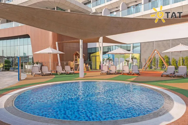Фото отеля Hampton by Hilton Marjan Island 4* Рас Аль-Хайма ОАЭ экстерьер и бассейны