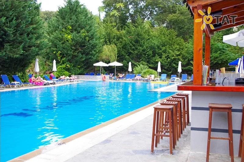 Фото отеля Hellinis Hotel 3* Korfu Graikija išorė ir baseinai
