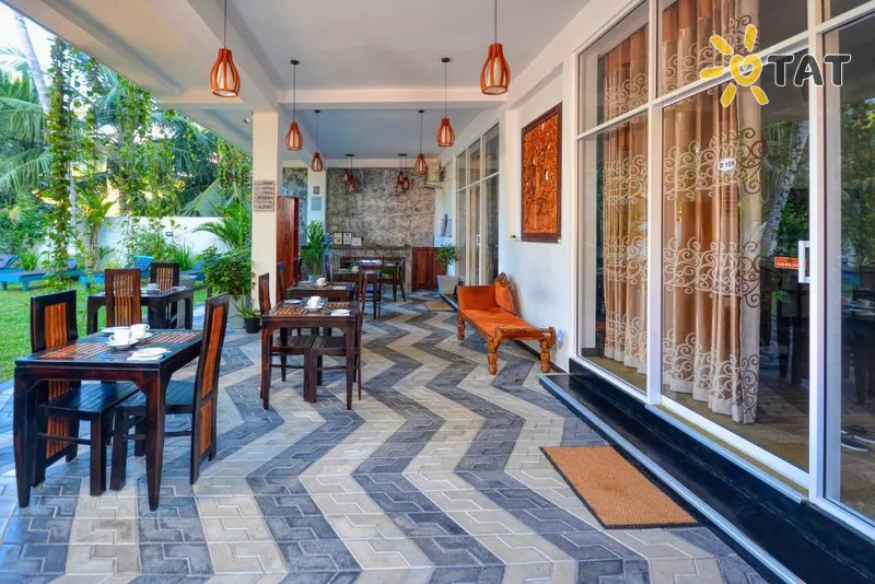 Фото отеля L&D Stay Inn 3* Hikaduva Šri Lanka barai ir restoranai