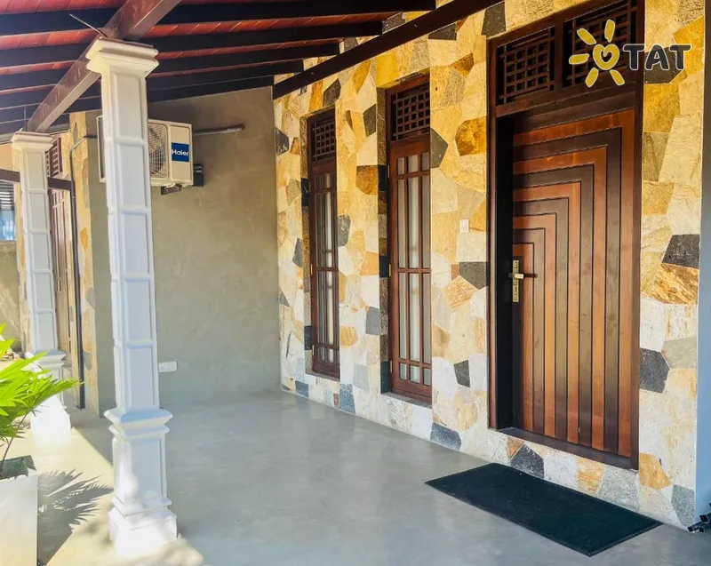 Фото отеля Marbella Bliss Villa 2* Тангалле Шри-Ланка экстерьер и бассейны