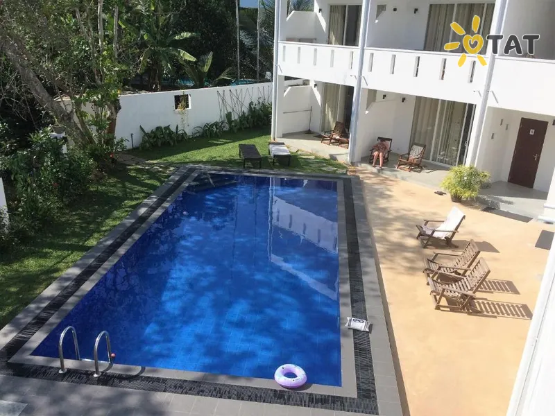 Фото отеля Jippie The Villa 2* Хиккадува Шри-Ланка экстерьер и бассейны