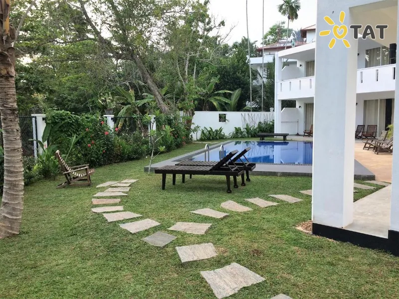 Фото отеля Jippie The Villa 2* Хиккадува Шри-Ланка экстерьер и бассейны