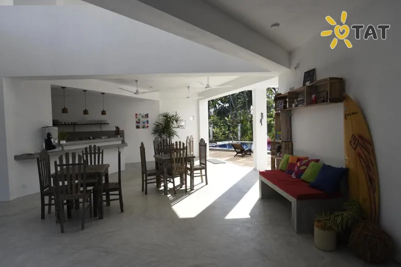 Фото отеля Jippie The Villa 2* Хиккадува Шри-Ланка экстерьер и бассейны
