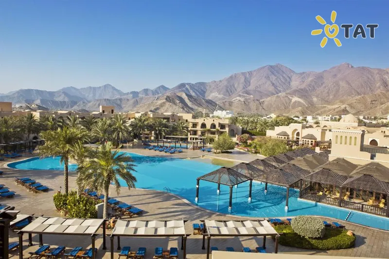 Фото отеля Miramar Al Aqah Beach Resort 5* Фуджейра ОАЭ экстерьер и бассейны