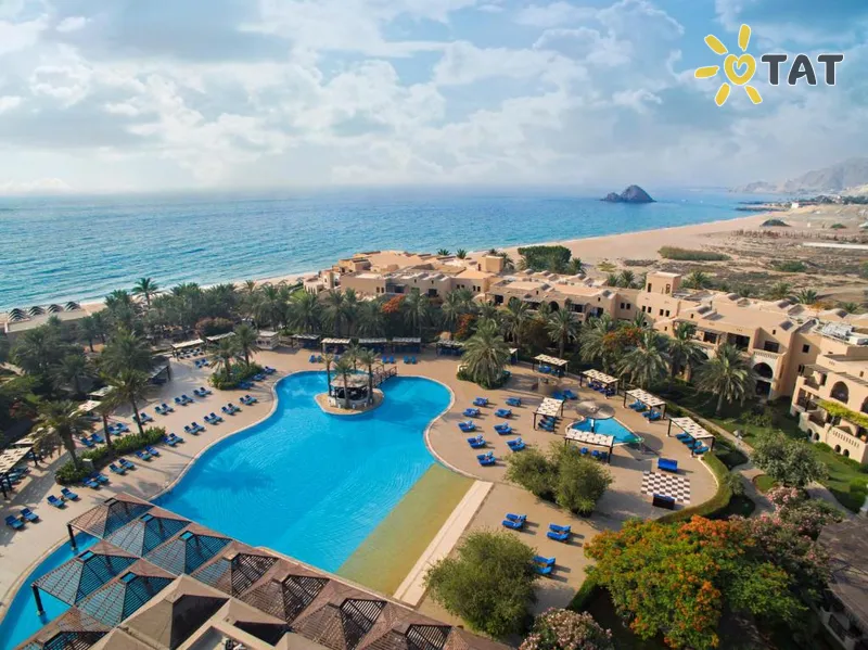 Фото отеля Miramar Al Aqah Beach Resort 5* Фуджейра ОАЭ экстерьер и бассейны