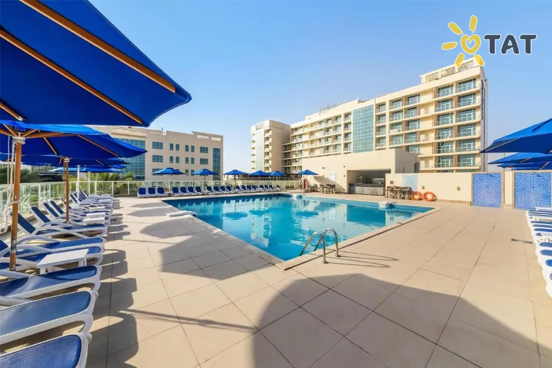Фото отеля Radisson Resort Ras Al Khaimah Marjan Island 4* Рас Аль-Хайма ОАЭ экстерьер и бассейны
