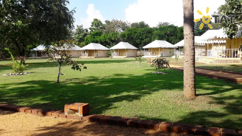 Фото отеля Rangiri Dambulla Resort 4* Dambulla Šrilanka ārpuse un baseini