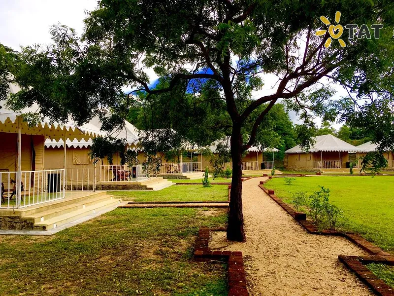 Фото отеля Rangiri Dambulla Resort 4* Dambulla Šrilanka ārpuse un baseini
