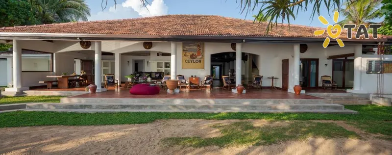 Фото отеля Saltasia Boutique Beach Villa 4* Мирисса Шри-Ланка экстерьер и бассейны